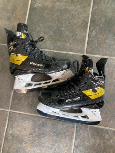 Bauer Supreme UltraSonic Hockey Skates | Intermediate 5.5 (Fit 1)