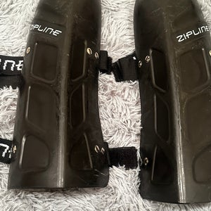 Shin Guards Used Medium Zipline Shin Guard
