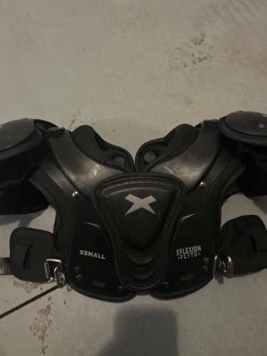 New Youth Xenith Fly Shoulder Pads