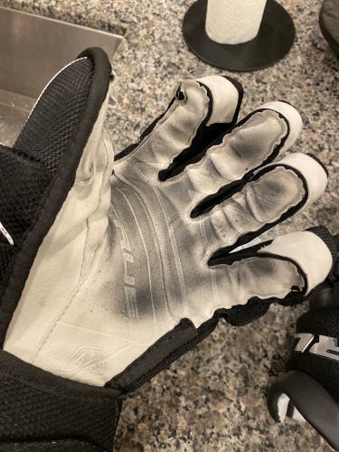 Used True 14"  Catalyst 9X Gloves