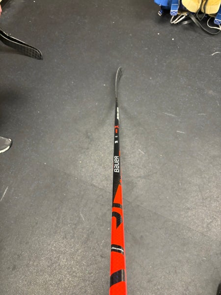 2-Senior New Left Hand Bauer Vapor Pro Stock League Stick P28M, 70 Flex
