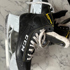 Used Senior CCM Super Tacks Hockey Skates Regular Width 7