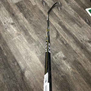 New Senior CCM Left Hand P28 Pro Stock Super Tacks 2.0 Hockey Stick