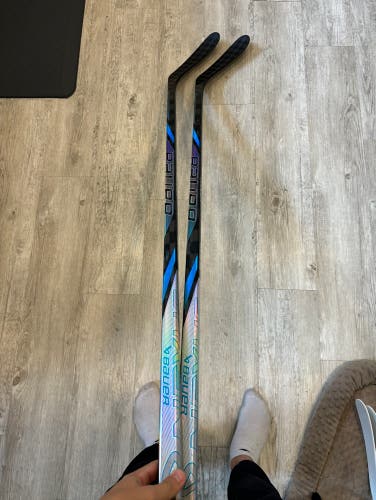 2 Pack New Intermediate Bauer Right Handed P28 65 Flex Nexus Tracer Hockey Stick