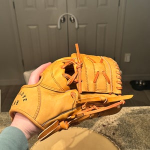 The Glove Lab 11.25” Tan 1-Piece                         Trade Only