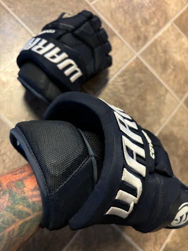 Warrior QRE pro stock gloves 14”