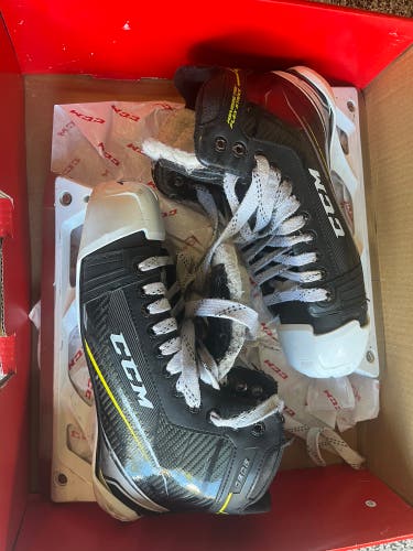 Used Senior CCM Regular Width 10 Tacks 9060 Hockey Goalie Skates