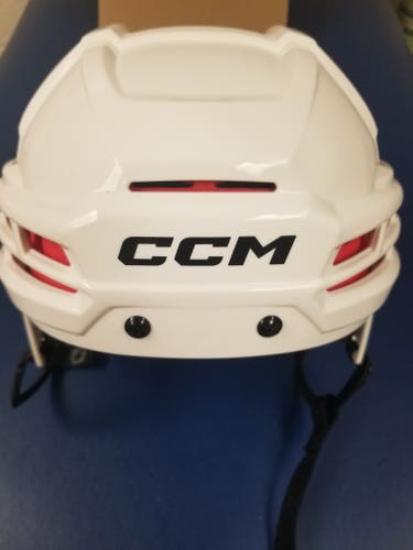 New Medium CCM Tacks 70 Helmet