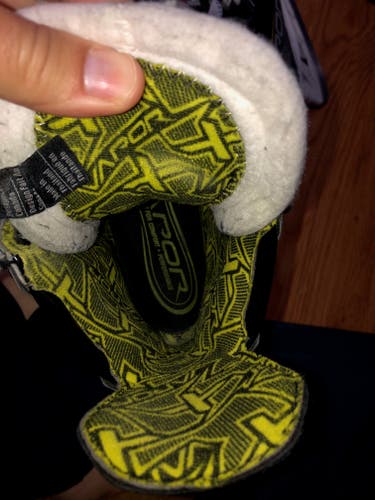 Used Junior Bauer Vapor 3X Hockey Skates Regular Width Size 1.5