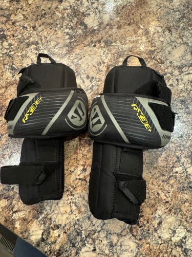 Used JR Warrior RX3E+ Knee Pads