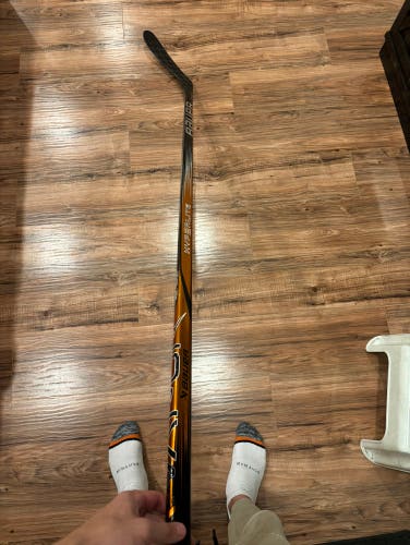 New Custom Orange Senior Bauer Left Hand P28 70 Flex Vapor Hyperlite 2 Hockey Stick