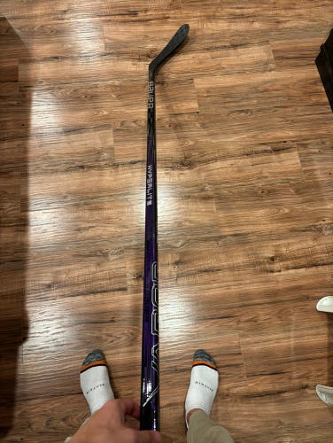 New Custom Purple Senior Bauer Right Hand P28 77 Flex Vapor Hyperlite 2 Hockey Stick