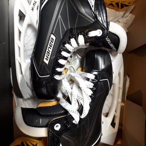 New Junior Bauer Bauer Accel Hockey Skates Size 3