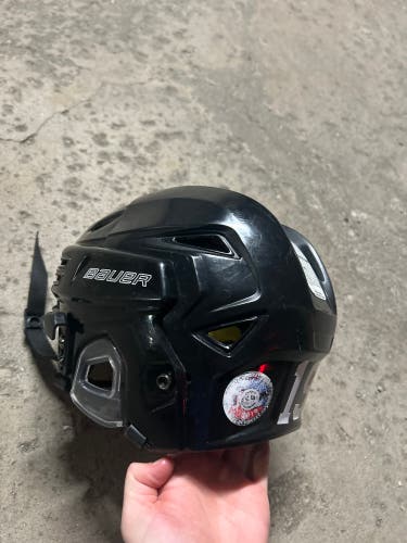 Used Medium Bauer Re-Akt 200 Helmet