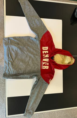 Denver Pioneers Lacrosse Red Used Large  1/4 Zip Sweatshirt