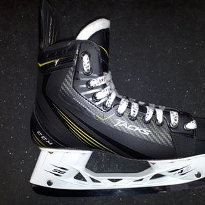 New CCM SKJ SR Hockey Skates Regular Width 7.5D