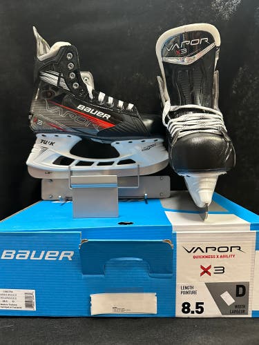 Size 8.5 New Senior Bauer Regular Width Vapor 3X Hockey Skates