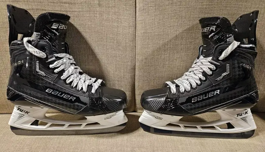 Senior Bauer Supreme Mach Hockey Skates with Fly Ti Steel (size 288mm) also included