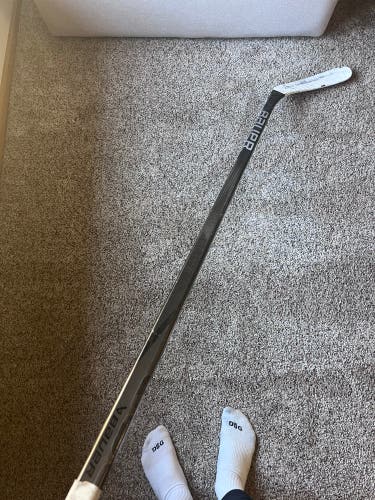 Used Intermediate Bauer Right Handed P90TM  Vapor Hyperlite 2 Hockey Stick