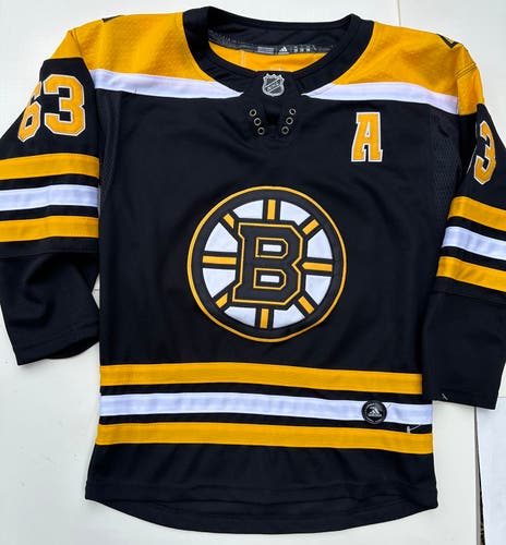 Marchant # 63  Boston Bruins,  Size S , hockey jersey