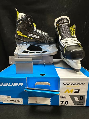 Size 7 New Bauer Regular Width Supreme M30 Hockey Skates