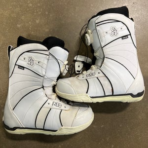 Used Women's Ride Sage Boa Coiler Snowboard Boots | Size 9