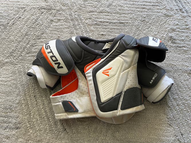 Used Easton Mako Lg Hockey Shoulder Pads