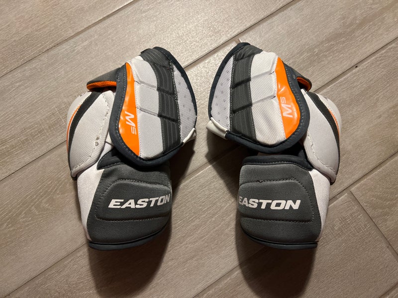 Used Senior Medium Easton Mako M5 Elbow Pads