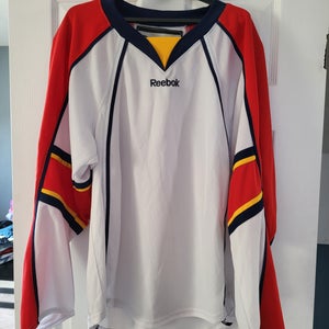 White Used Medium Adult Unisex Reebok Jersey