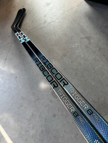2 PACK NCAA 80 Flex New Senior CCM Right Handed P29 Pro Stock RibCor Trigger 8 Pro Hockey Stick