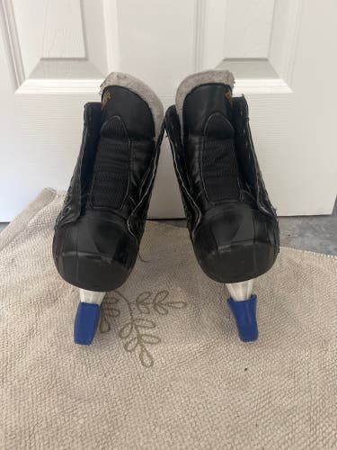 Used Junior Bauer Regular Width Size 2 Supreme S170 Hockey Goalie Skates