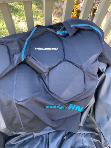Vaughn Velocity Senior small padded goalie shirt
