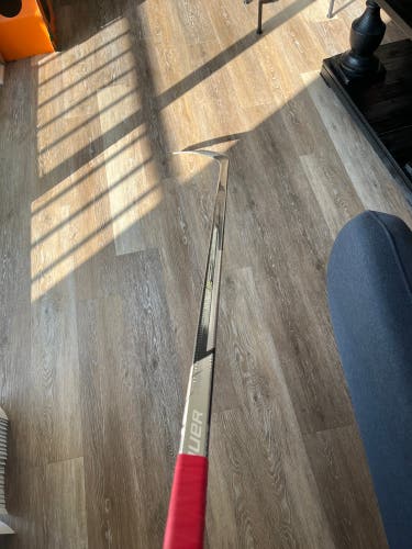 Used Senior Bauer Right Handed PM9 Vapor Hyperlite Hockey Stick