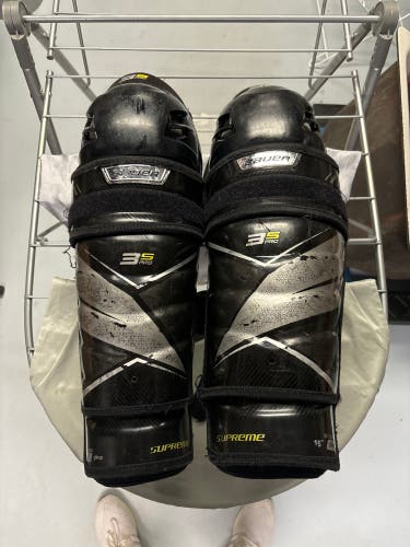 Used Senior Bauer 15" Supreme 3S Pro Shin Pads