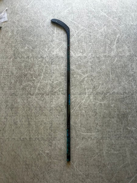 Used Senior Bauer Right Handed P92 Twitch Hockey Stick