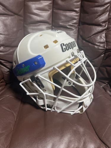 Cooper Sk2000 goalie helmet large With  “Tretiak” Hm-30 Cage