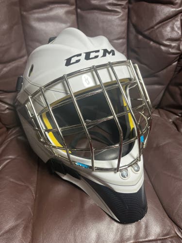 Like new senior CCM Axis goalie helmet
