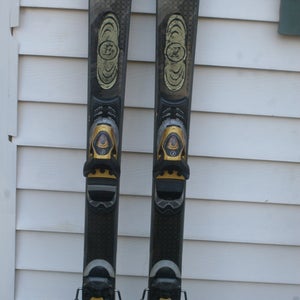 Women's All Mountain 153 cm Dynastar Exclusive Skis with Look Adjustable Bindings