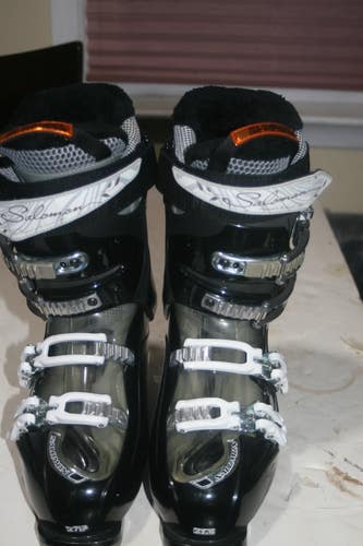 Women's Salomon Divine RS8 Ski Boots Mondo Size 27-27.5 US Size 10