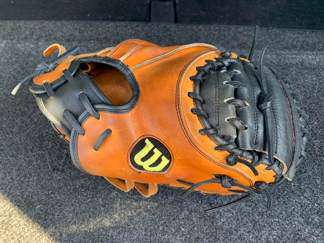 Wilson A2000 32.5" Pudge Catchers Mitt