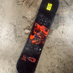 Kid's 107cm Nitro Night Vision Micro Ops Snowboard Without Bindings (Used)