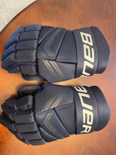 Bauer x hockey gloves