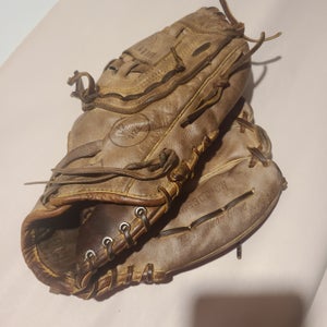 Used Right Hand Throw AMG 300 CW Nokona Baseball Glove 12"