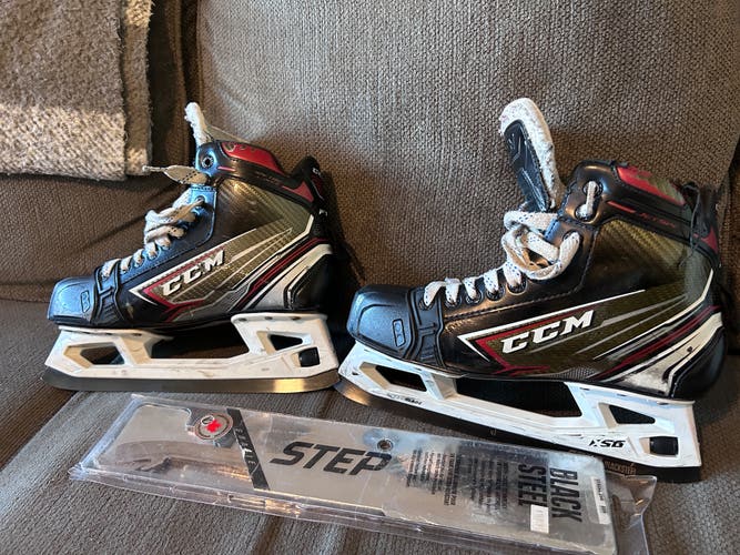 Ice hockey goalie skates