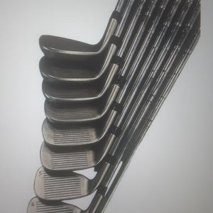 Used Men's Dynacraft Right Handed Iron Set 9 Pieces Steel Shaft