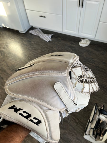 CCM Eflex 3.9 goalie glove
