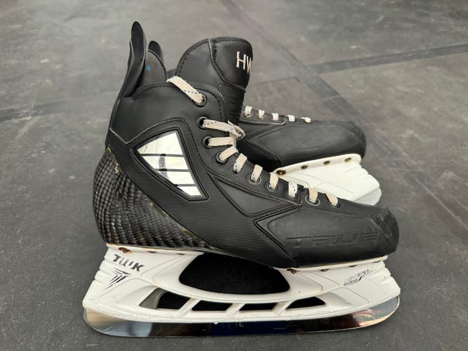 Used Senior True Extra Wide Width   8.5 Pro Custom Hockey Skates