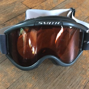 Used Kid's Smith Snowboard Goggles