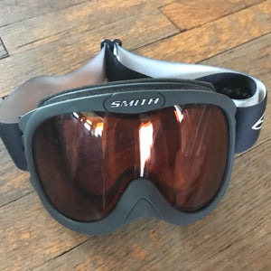 Used Kid's Smith Snowboard Goggles