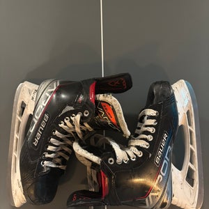 Used Senior Bauer Regular Width  9 Vapor 3X Hockey Skates